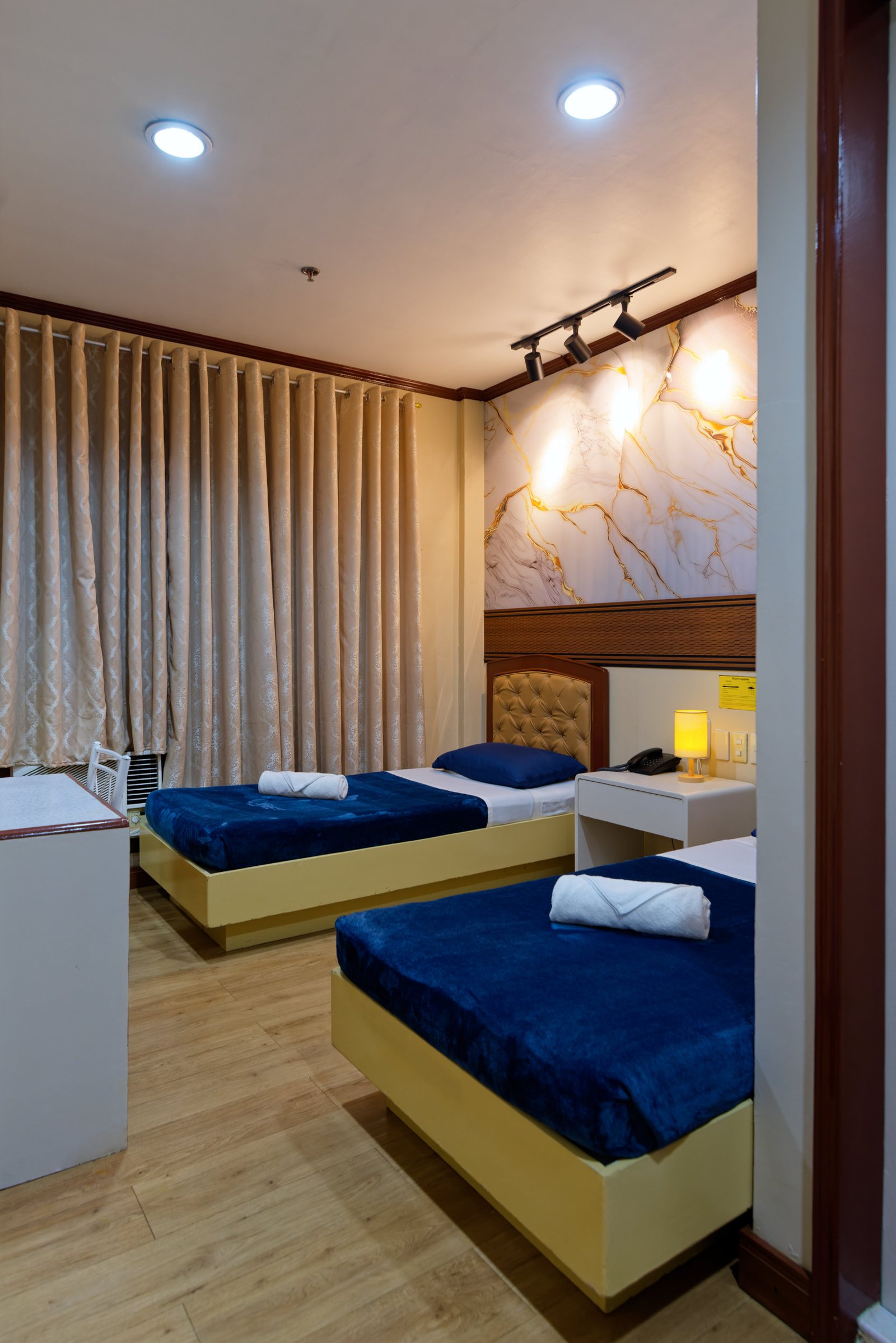 Room 202 Room1