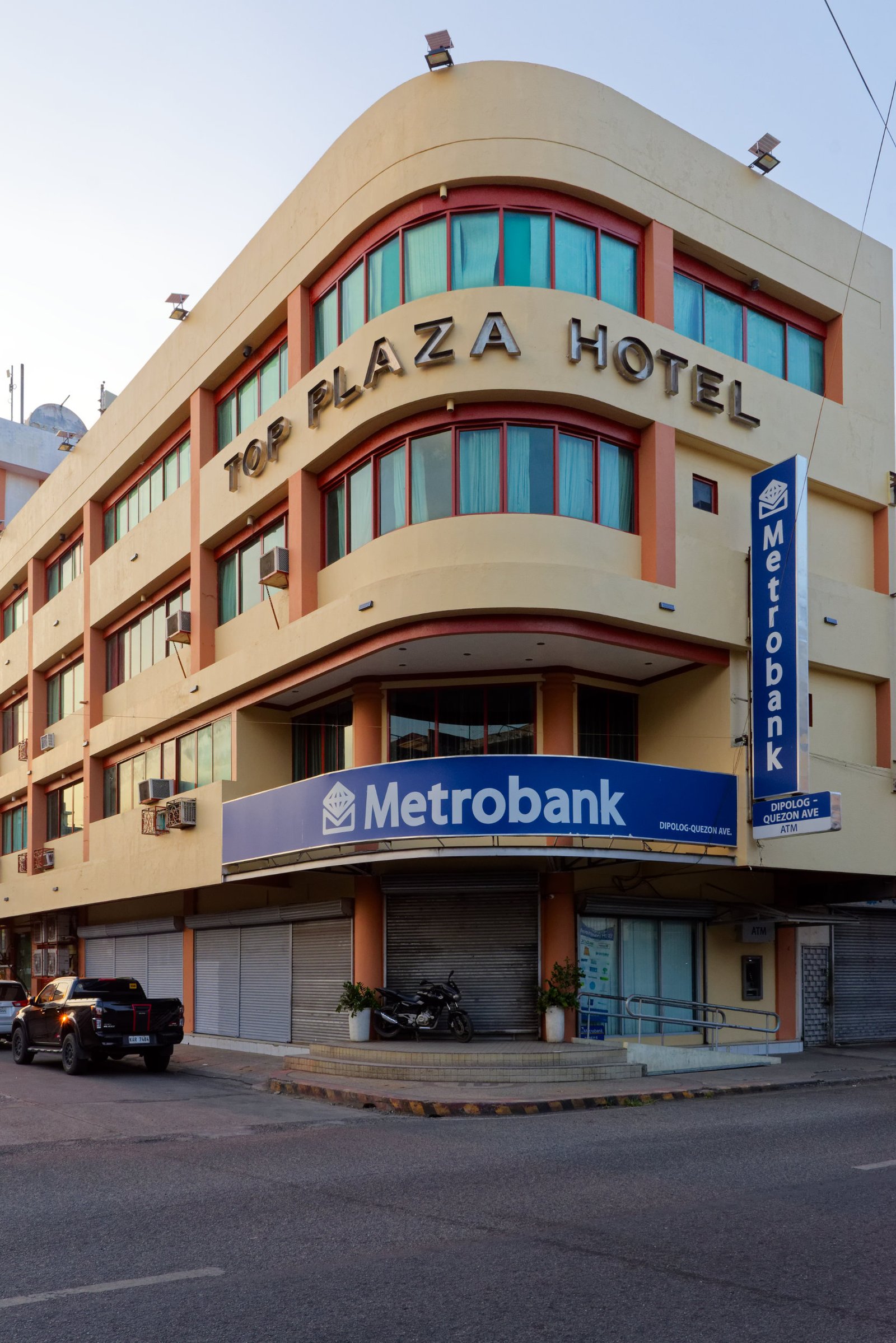 Exterior 08